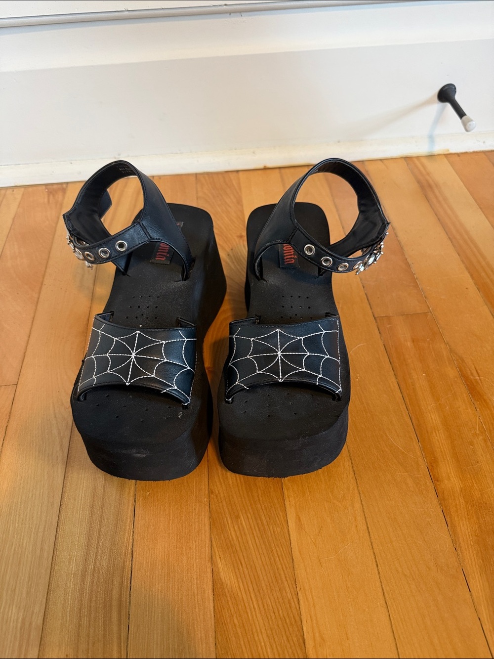 Demonia spiderweb platform sandals - size 7 - Picture 4 of 8